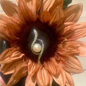 Sparkling Faux Pearl Pendant